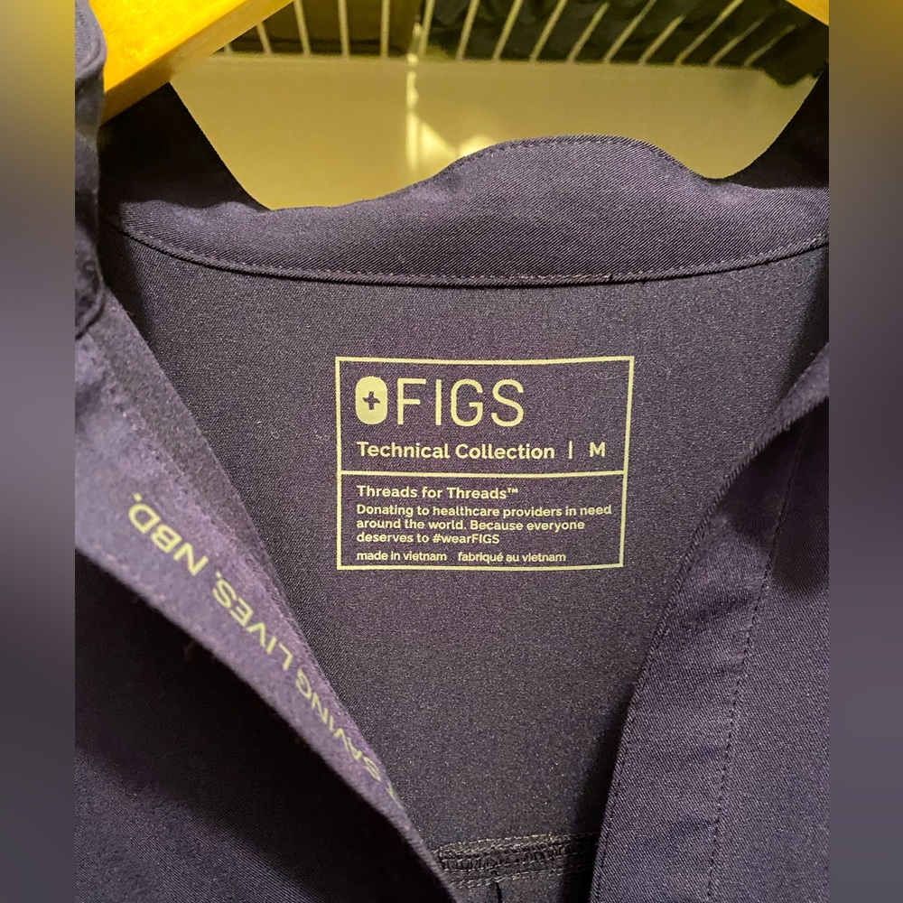 NWOT Figs Rafaela Scrub Top M